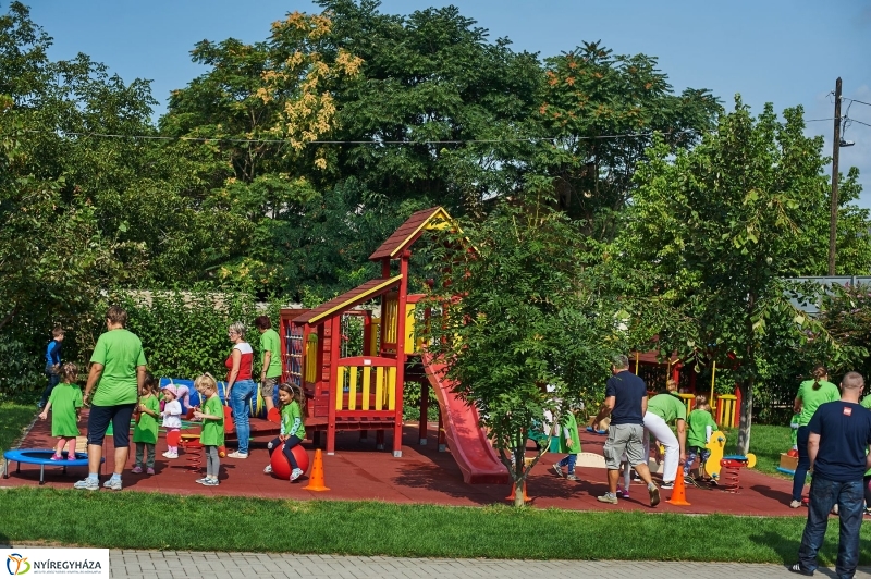 LEGO adomány az ovisoknak - fotó Szarka Lajos