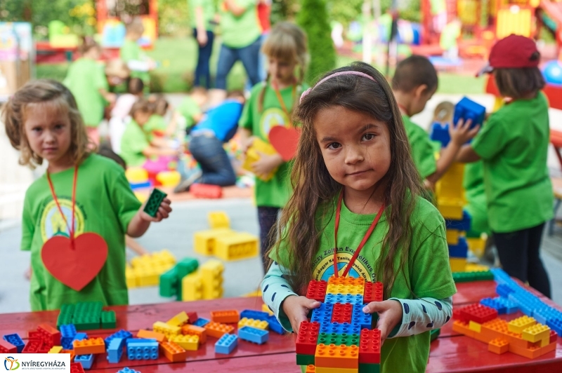 LEGO adomány az ovisoknak - fotó Szarka Lajos