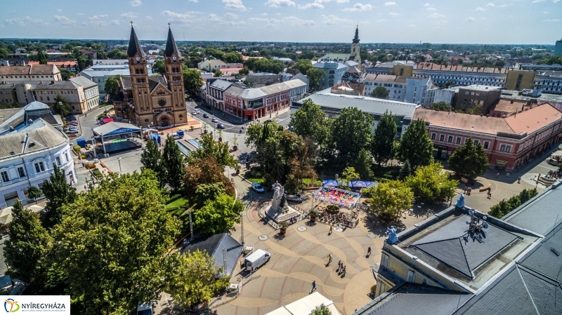 Belvárosi hangulatkékepek a Vidor Fesztivál előkészületeiről - fotó Kohut Árpád