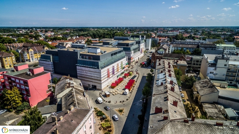 Belvárosi hangulatkékepek a Vidor Fesztivál előkészületeiről - fotó Kohut Árpád