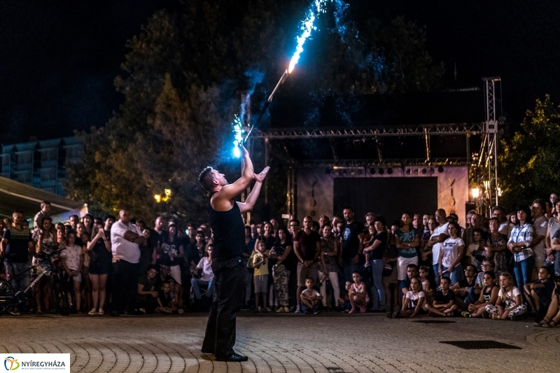 Tűzzsonglőrök a Vidoron - fotó Kohut Árpád