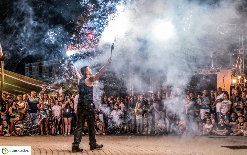 Tűzzsonglőrök a Vidoron - fotó Kohut Árpád