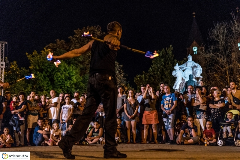 Tűzzsonglőrök a Vidoron - fotó Kohut Árpád