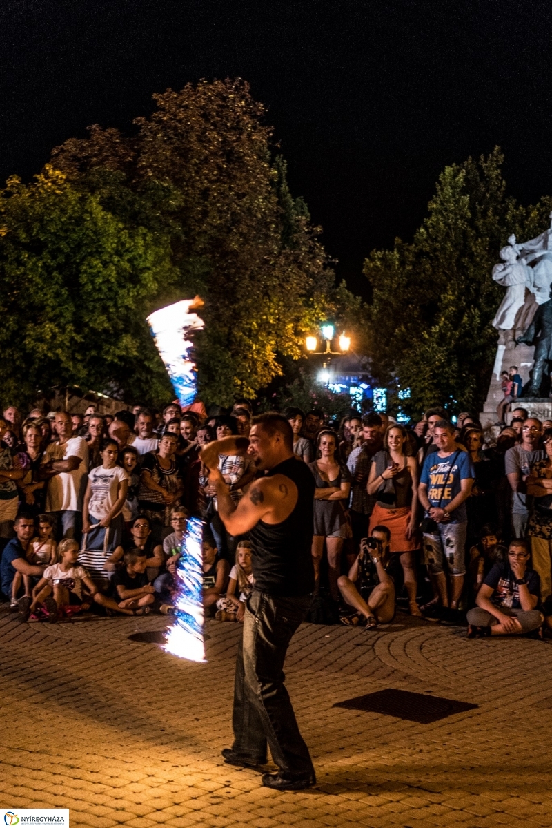Tűzzsonglőrök a Vidoron - fotó Kohut Árpád