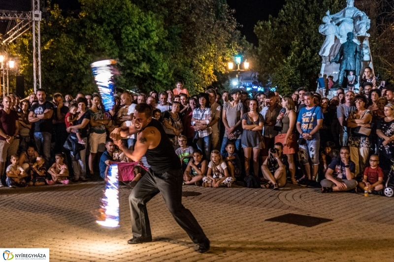 Tűzzsonglőrök a Vidoron - fotó Kohut Árpád