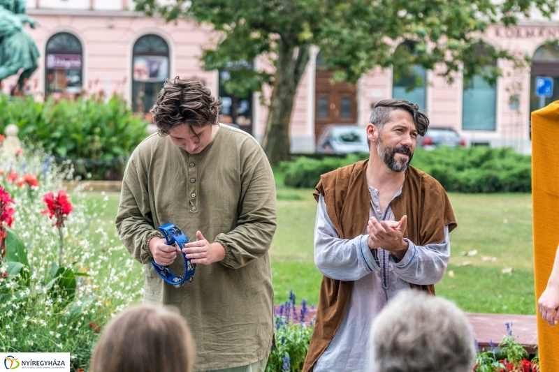 A paradicsomjáró deák - fotó Kohut Árpád