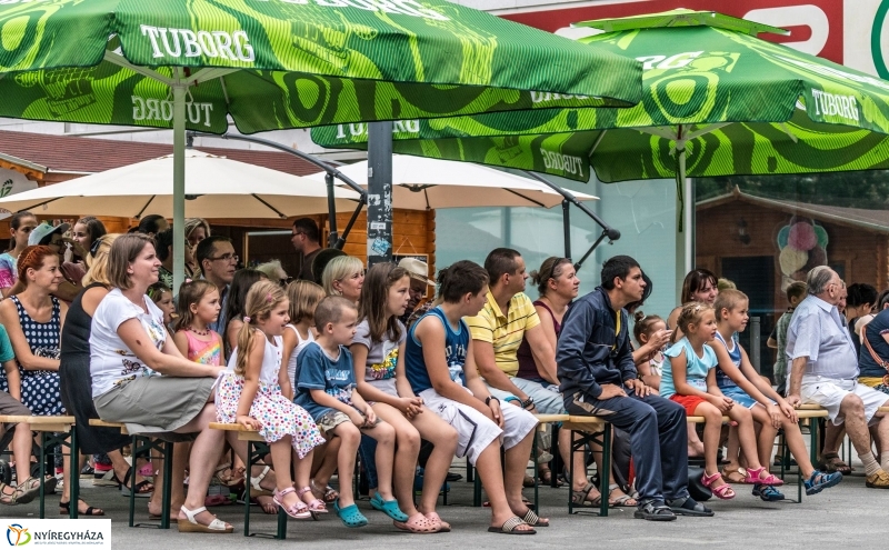 Kárász Eszter és az Eszterlánc mesezenekar - fotó Kohut Árpád