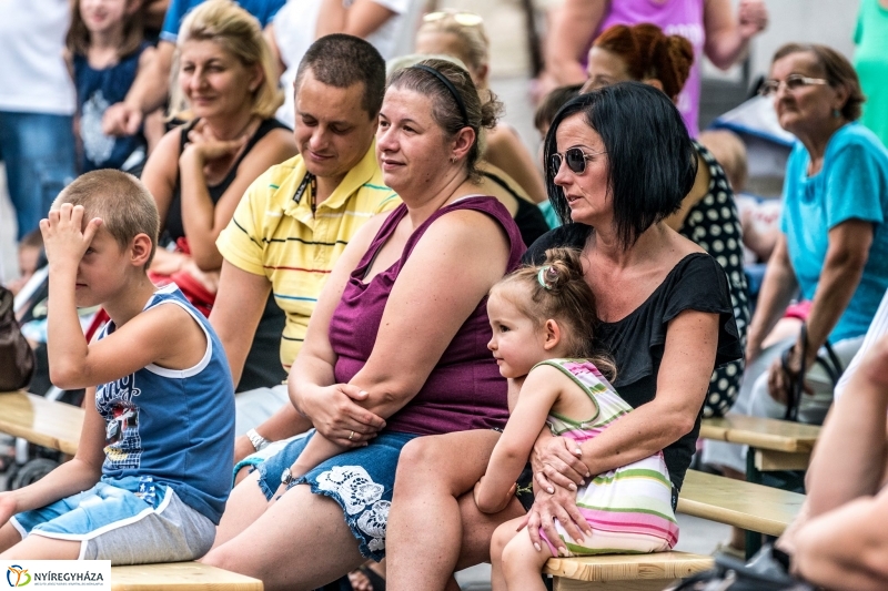 Kárász Eszter és az Eszterlánc mesezenekar - fotó Kohut Árpád