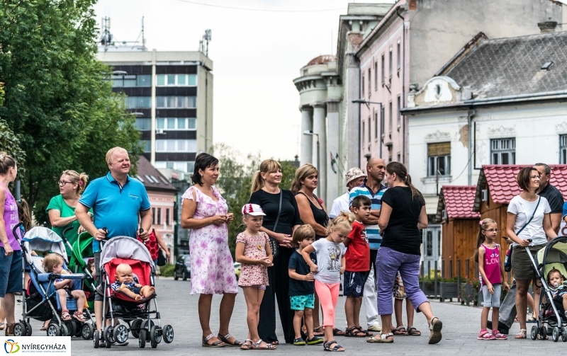 Kárász Eszter és az Eszterlánc mesezenekar - fotó Kohut Árpád