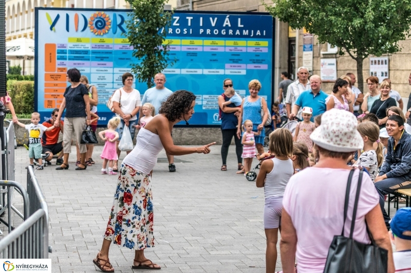 Kárász Eszter és az Eszterlánc mesezenekar - fotó Kohut Árpád