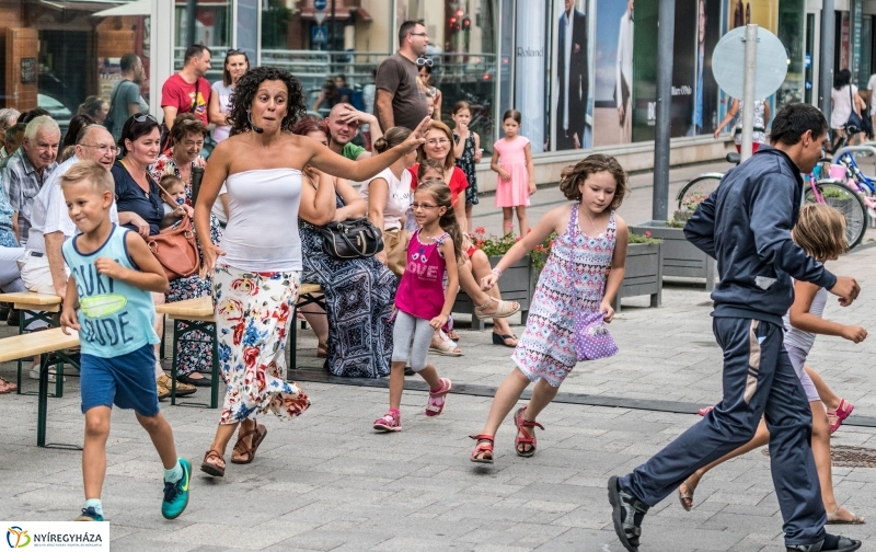 Kárász Eszter és az Eszterlánc mesezenekar - fotó Kohut Árpád