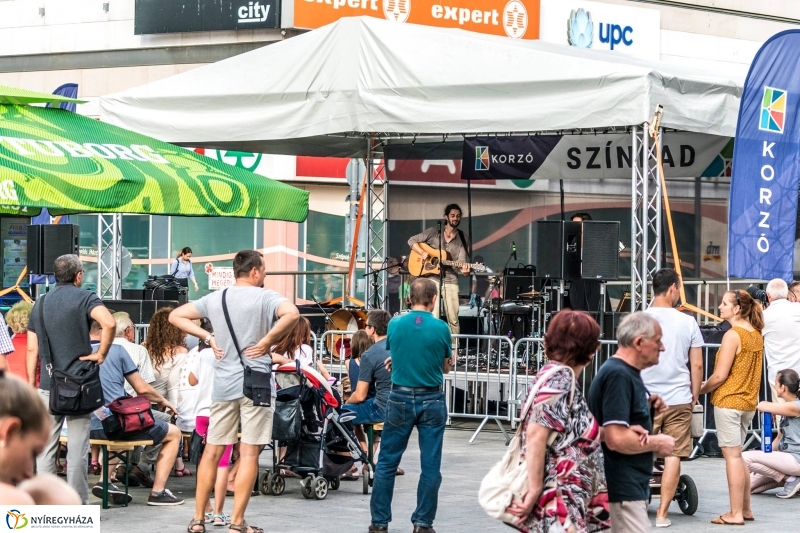 Muzsik és Volkova a Korzó színpadon - fotó Kohut Árpád