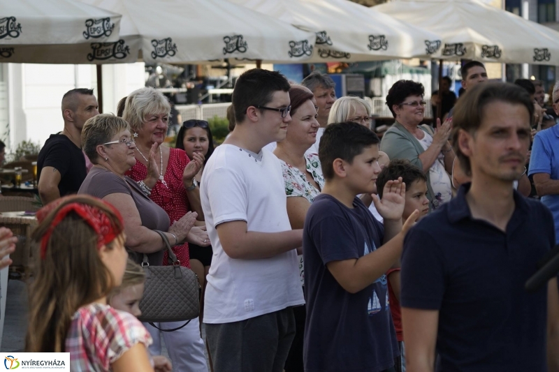 Örömzenélt a Tibi a hegyről - fotó Kohut Árpád