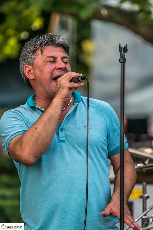 Örömzenélt a Tibi a hegyről - fotó Kohut Árpád