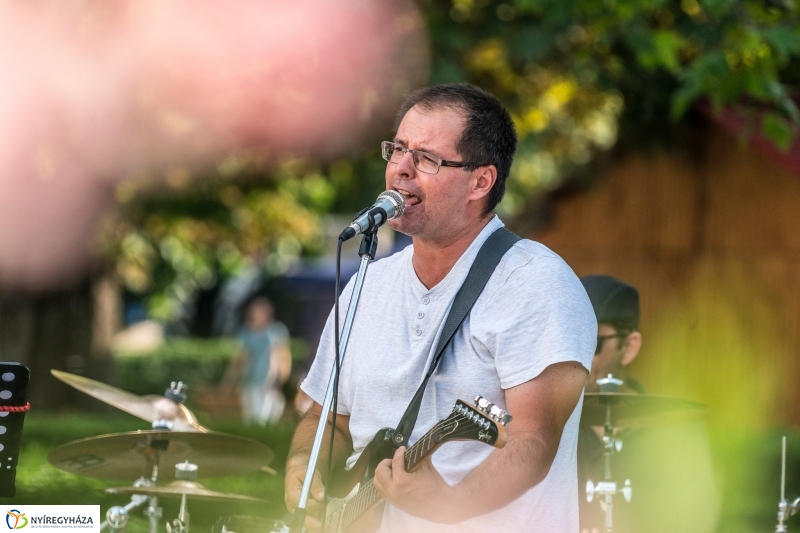 Örömzenélt a Tibi a hegyről - fotó Kohut Árpád