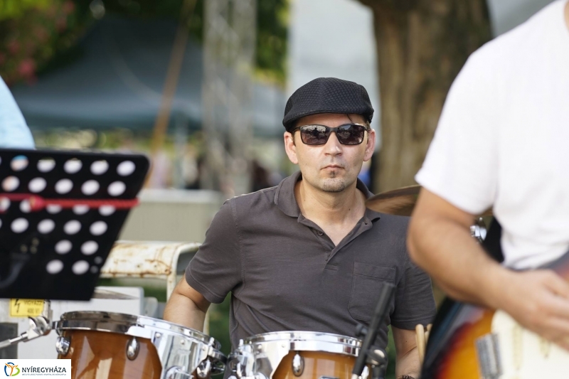 Örömzenélt a Tibi a hegyről - fotó Kohut Árpád