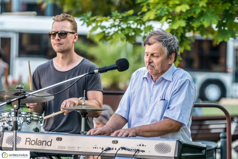 Beat 432 Jam Projekt a sétálóban - fotó Kohut Árpád