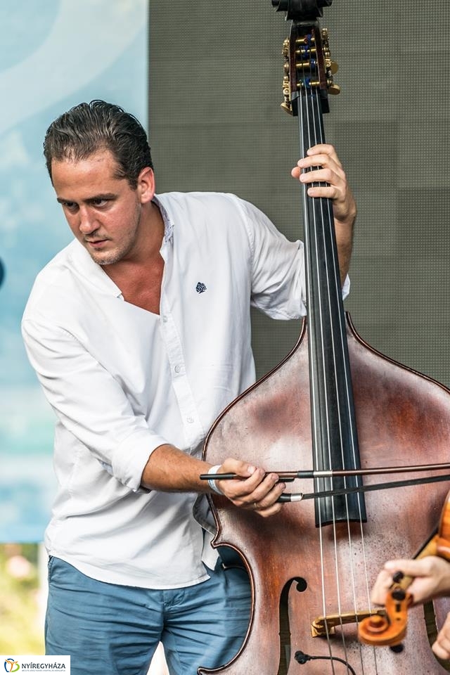 Dresch Vonós Quartet a Kossuth téren - fotó Kohut Árpád