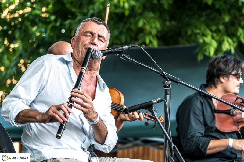 Dresch Vonós Quartet a Kossuth téren - fotó Kohut Árpád