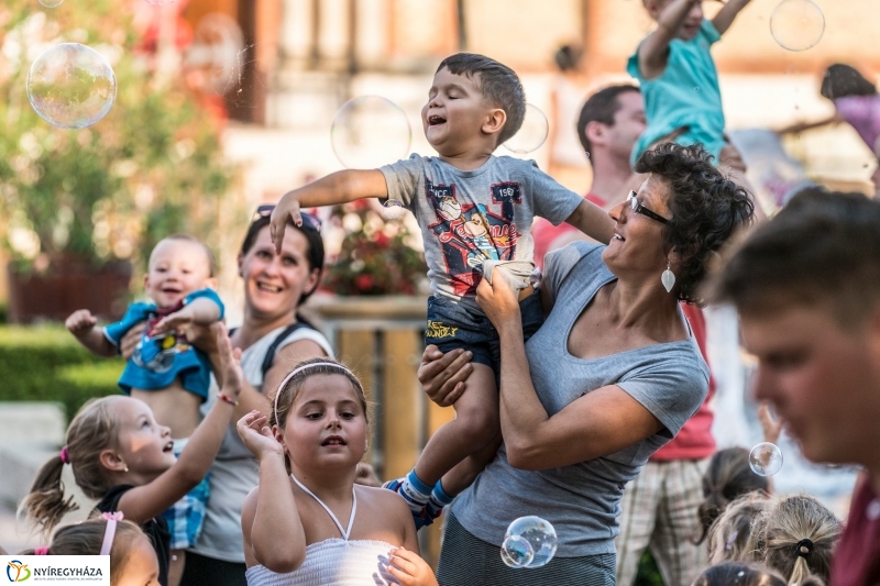 Buborékshow - fotó Kohut Árpád