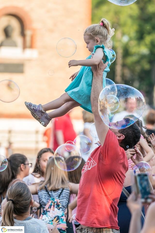 Buborékshow - fotó Kohut Árpád