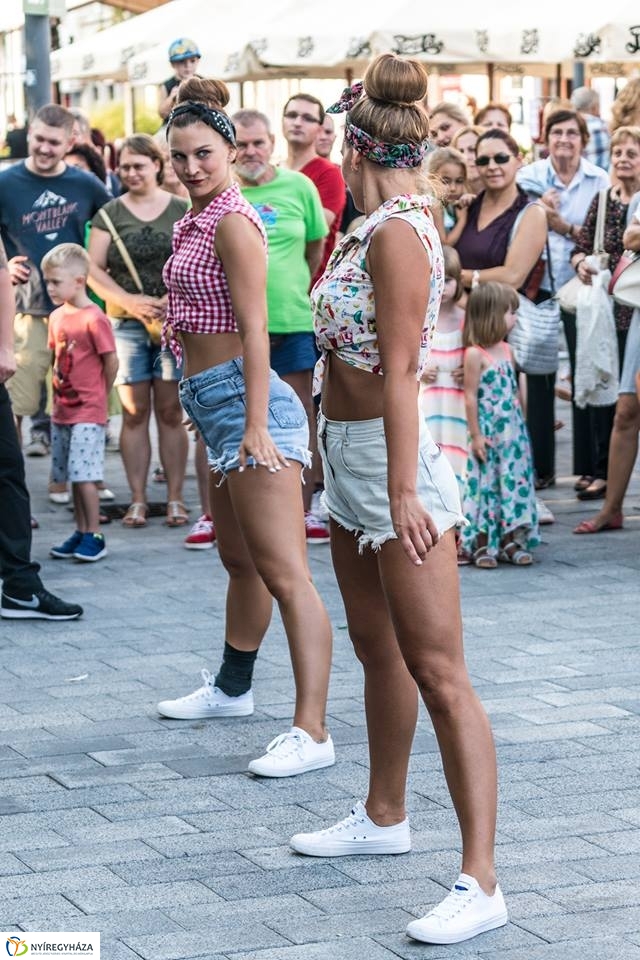 A VIDOR-on a Beautrinity dívái - fotó Kohut Árpád