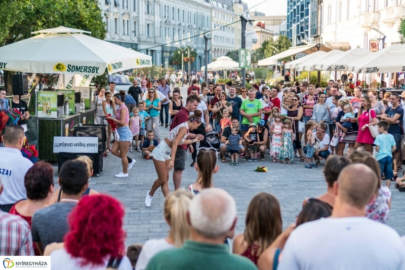 A VIDOR-on a Beautrinity dívái - fotó Kohut Árpád