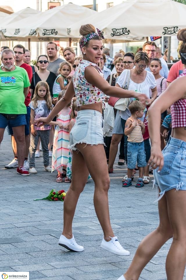 A VIDOR-on a Beautrinity dívái - fotó Kohut Árpád