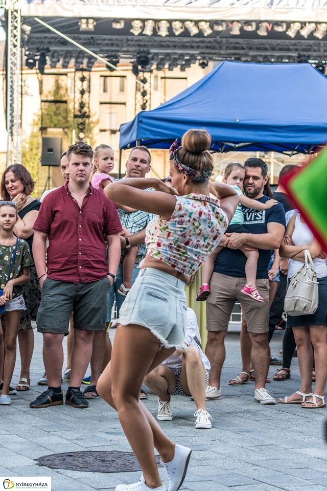 A VIDOR-on a Beautrinity dívái - fotó Kohut Árpád