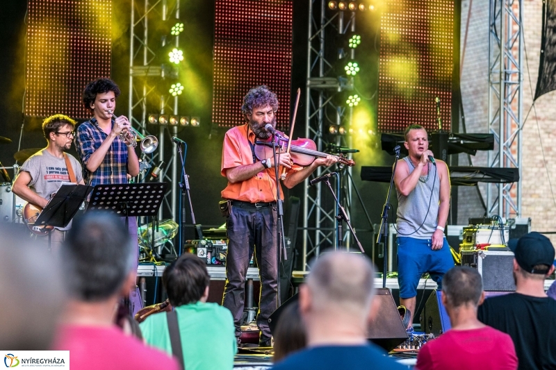 Zuboly koncert a nagyszínpadon - fotó Kohut Árpád