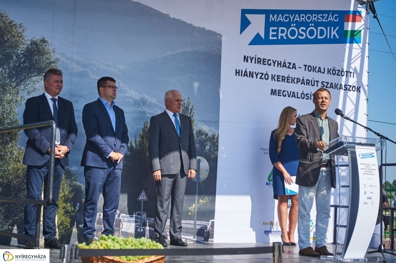 Tokaji kerékpárút átadó - fotó Szarka Lajos