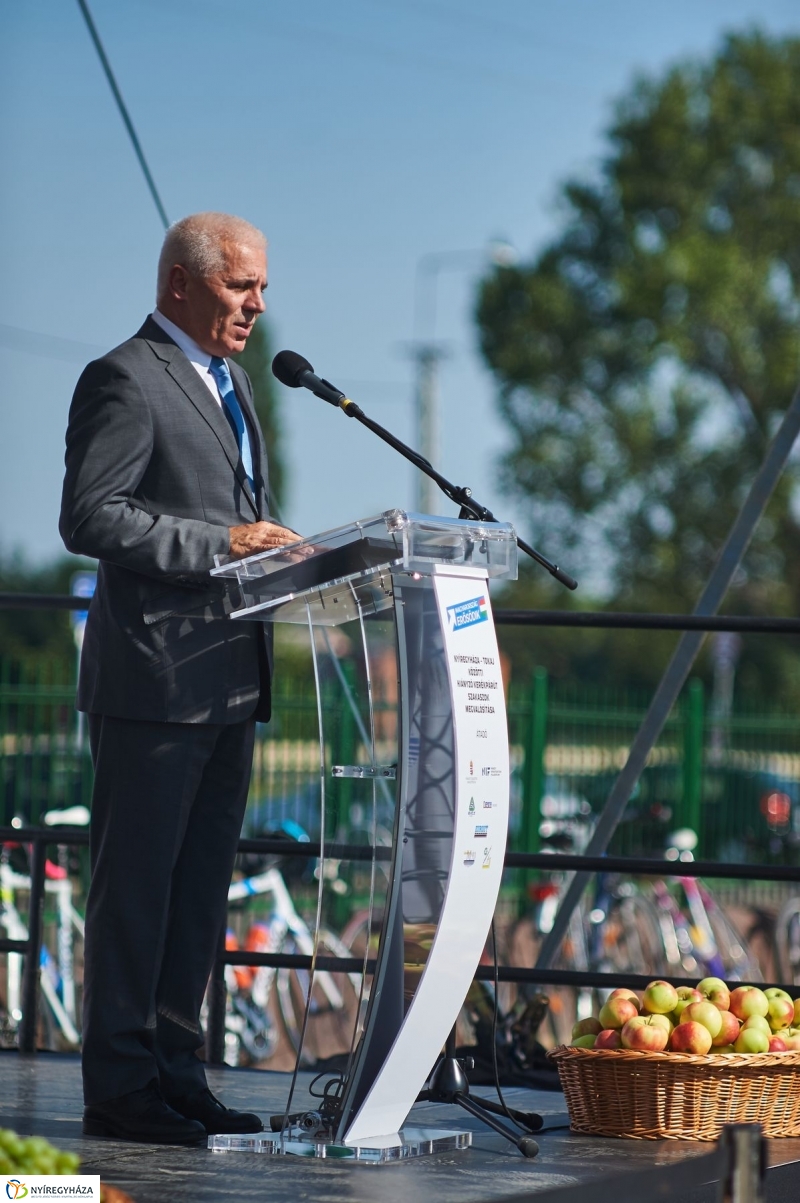 Tokaji kerékpárút átadó - fotó Szarka Lajos
