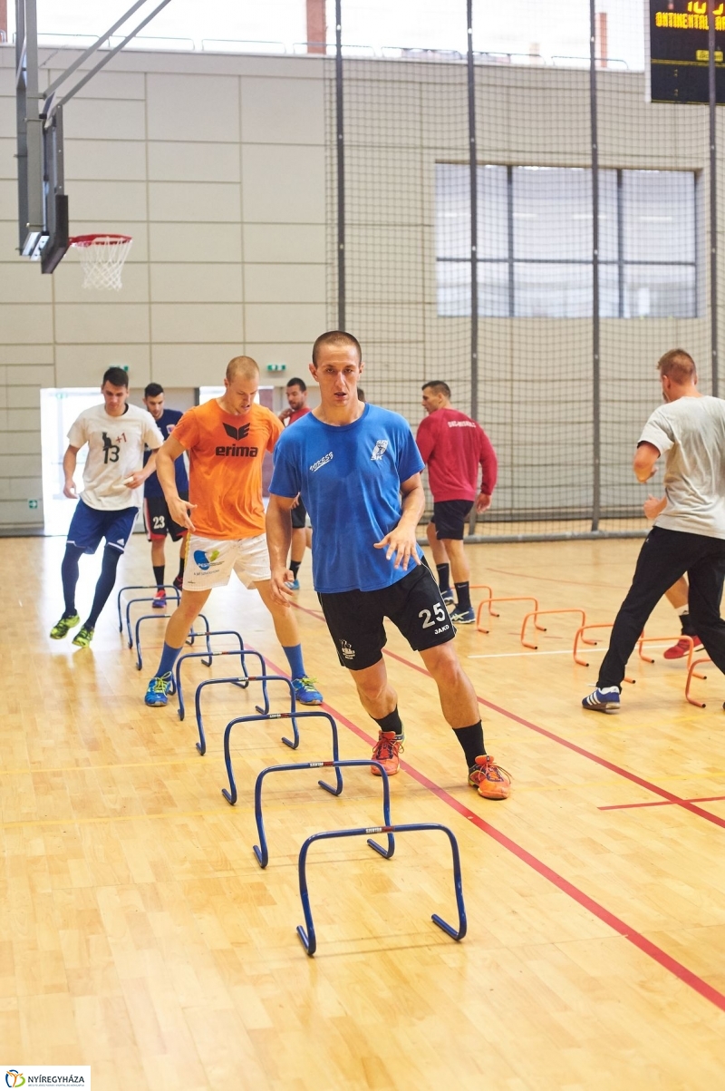 Férfi kézilabda edzés - fotó Szarka Lajos