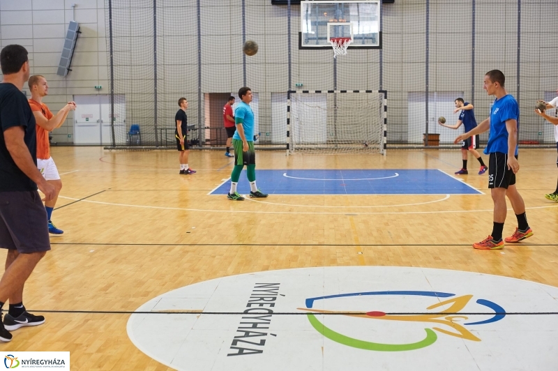 Férfi kézilabda edzés - fotó Szarka Lajos