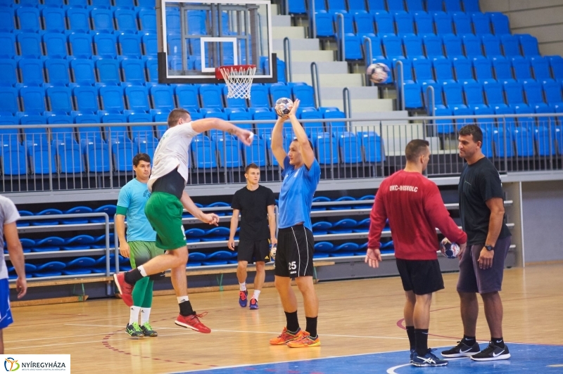 Férfi kézilabda edzés - fotó Szarka Lajos