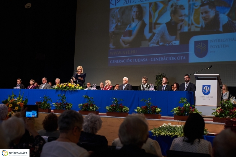 Tanévnyitó az egyetemen 1 - fotó Szarka Lajos