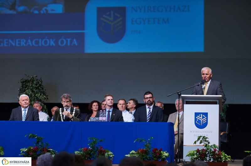 Tanévnyitó az egyetemen 1 - fotó Szarka Lajos