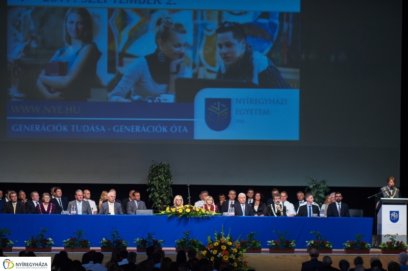 Tanévnyitó az egyetemen 1 - fotó Szarka Lajos