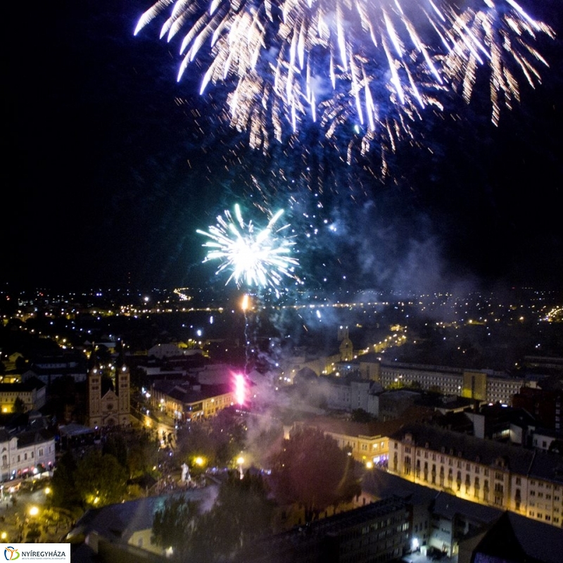 Tűzijáték madártávlatból - Fotók Kohut Árpád