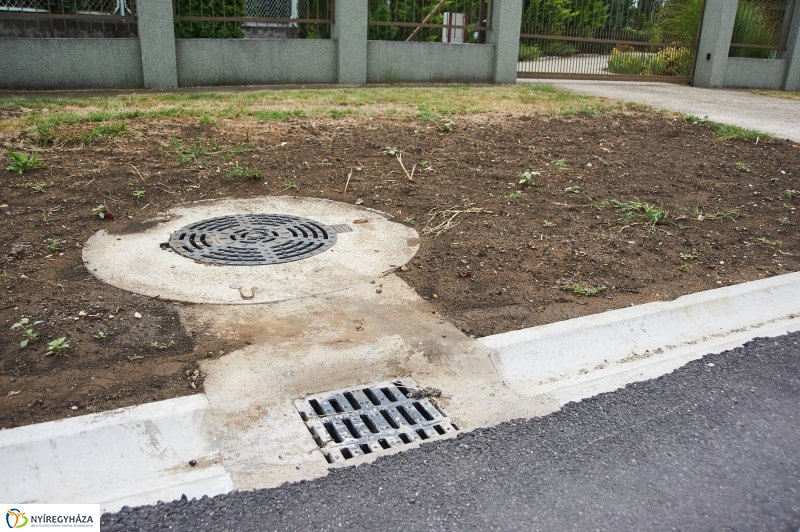 Helyszíni bejárás az Alma utcán - fotó Szarka Lajos