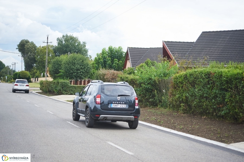 Helyszíni bejárás az Alma utcán - fotó Szarka Lajos