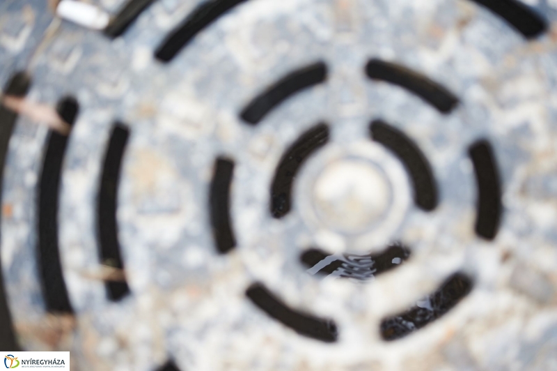 Helyszíni bejárás az Alma utcán - fotó Szarka Lajos