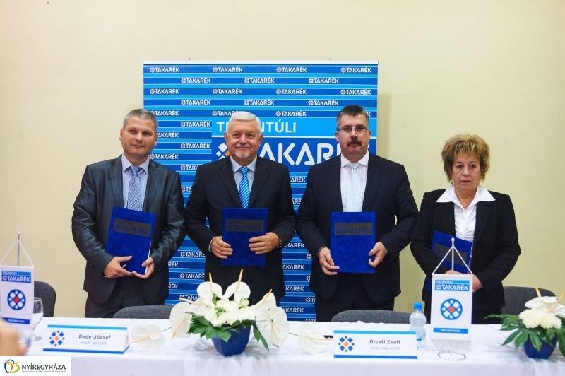 Egyesülési szerződés - fotó Szarka Lajos