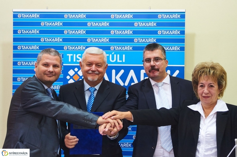 Egyesülési szerződés - fotó Szarka Lajos