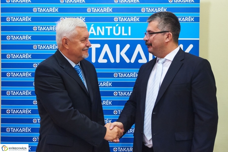 Egyesülési szerződés - fotó Szarka Lajos