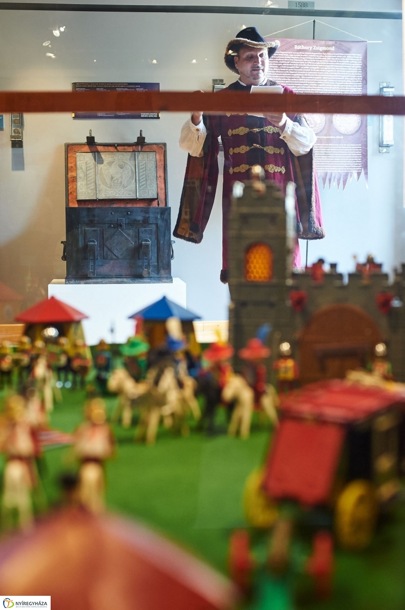 Tárlatvezetés-fejedelmi kincsek - fotó Szarka Lajos