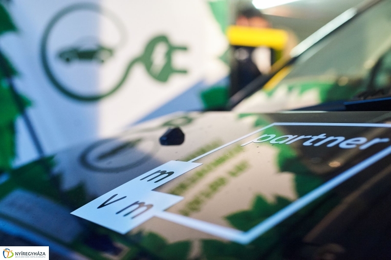 Elektromos töltőállomás Nyíregyházán - fotó Szarka Lajos