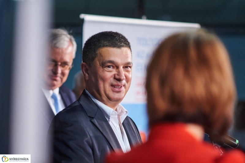 Elektromos töltőállomás Nyíregyházán - fotó Szarka Lajos