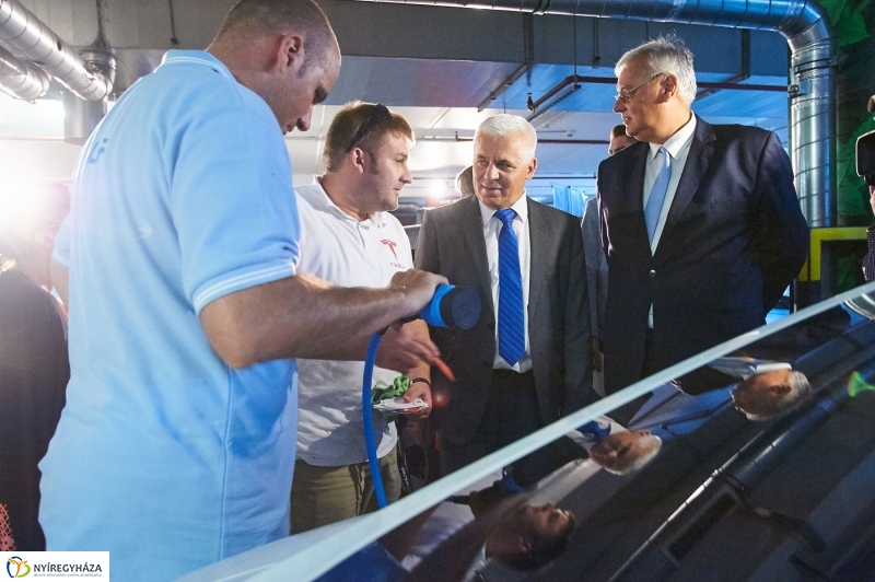 Elektromos töltőállomás Nyíregyházán - fotó Szarka Lajos