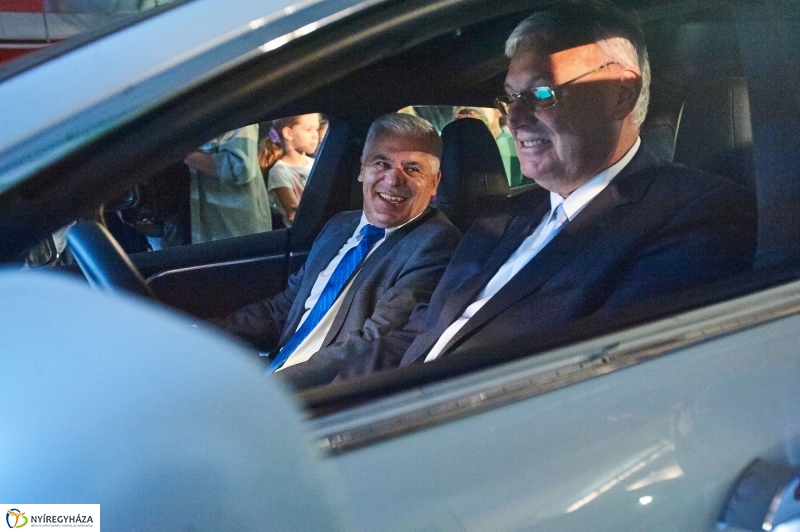 Elektromos töltőállomás Nyíregyházán - fotó Szarka Lajos